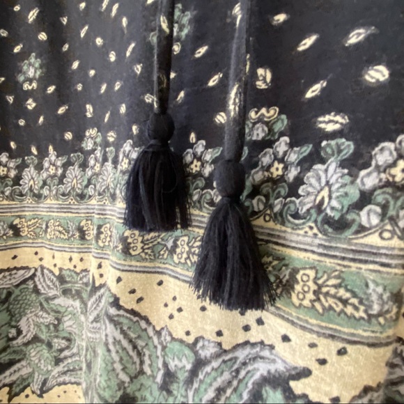 Lucky Brand Boho Peasant Blouse w Ruched Trim, Tassels & String Ties - Picture 3 of 10